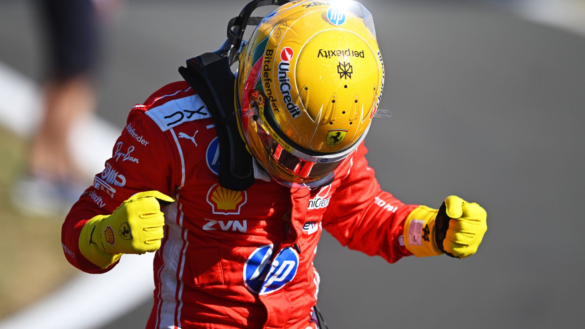 Lewis Hamilton'dan