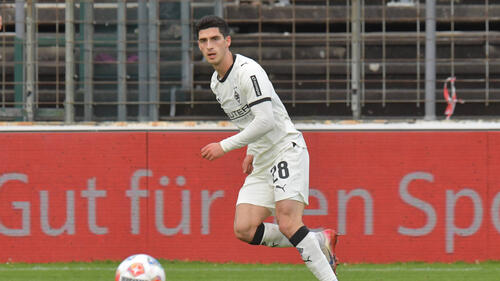 Gladbach'ta Grant-Leon